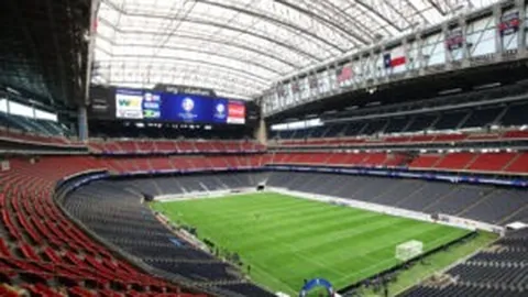 荷兰队本赛季主场进球数达23球，并列队史最佳纪录