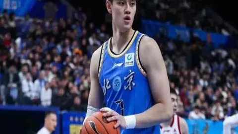 “亚冬会冰壶混双循环赛中国队连获三胜（快讯）”